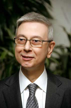 البنك العربي يخفف شروط الإقراض لعملائه في قطاع التجزئة والأفراد سعر فائدة أقل وآجال أطول ضمن معايير محددة