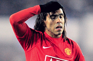 مانشستر يسعى لضم بنزيمة على حساب تيفيز