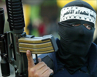 حماس تتوعد بكمائن محكمة و "أشباح استشهاديين" وجنود الاحتلال يتخفون في زي المقاومة