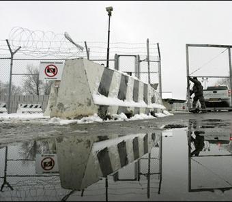 قرغيزستان تسعى لاغلاق قاعدة اميركية على اراضيها "خلال ايام"