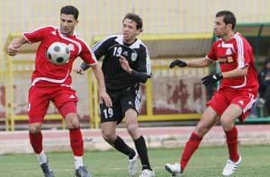 شباب الأردن يرافق الوحدات إلى نصف النهائي