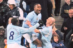 مجموعة الخرافي تنفي مساعي شراء ليفربول