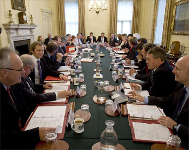 محكمة بريطانية تأمر الحكومة بكشف وثائق غزو العراق