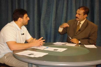 إيقاف مذيع تلفزيوني باليمن بعد إبداء تعاطفه مع قمة الدوحة