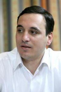 "الرأي" تقرر ايقاف عبد الهادي راجي المجالي والتحقيق معه تمهيدا لفصله