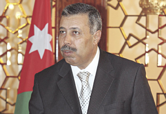 النعيمي يهدد بتجريد حملة الدكتوراة المخالفين من الامتيازات الوظيفية