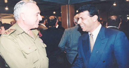 تايم: محمد دحلان أقام في العريش خلال الحرب على غزة