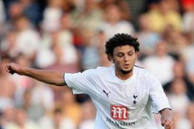 الهيئة السعودية تقتاد اللاعب المصري حسام غالي إلى أحد مراكزها بدعوى تبرج زوجته