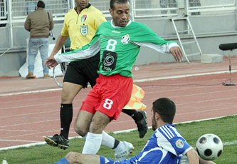 الوحدات يتمسك بالصدارة بعد فوزه على شباب الحسين بثلاثية نظيفة