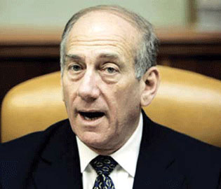 على خلفية انتقادات سابقة ... اولمرت يعفي رئيس الوفد المفاوض مع الجانب المصري من واجباته