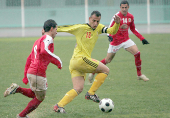 الأمطار الغزيرة توقف لقاء الحسين والجزيرة