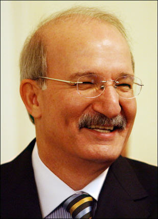 دولة الرئيس يبارك للمواجهة فوزها بجائزة الصحفي المتقصي للعام 2008