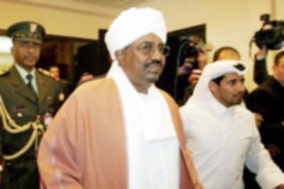 البشير يرفض الضغوط ..أمريكا تهدد " إما تقديم تنازلات أو التنحية "