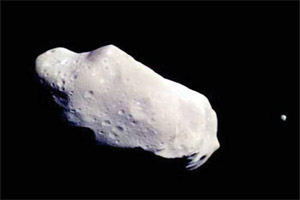 نيزك متوسط الحجم اقترب من الأرض مساء أمس الاثنين