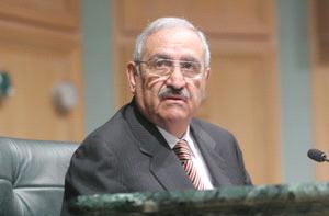 المجالي يستبعد مناقشة قوانين الانتخاب المؤقتة في الدورة الاستثنائية ويشيد بفكرة "الأقاليم"