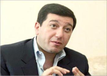 خطوبة رئيس الديوان الملكي السابق باسم عوض الله