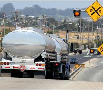 تدهور صهريج غاز على طريق المطار