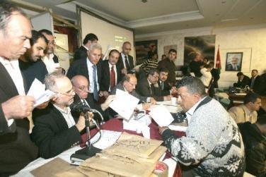 طبيشات نقيبا للمحاميين الأردنيين بفارق 90 صوتا عن الخوالدة