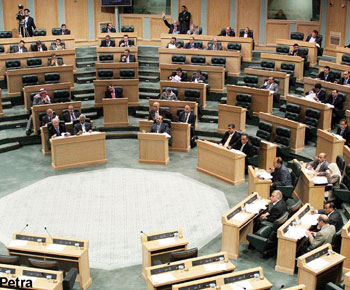 3 استقالات من الكتلة الوطنية النيابية