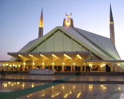 مسلمو أمريكا: الـ أف بي آي يتجسس على المساجد