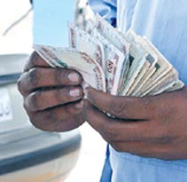 مواطن يفاجأ بأرضه "مباعة" لتشابه الأسماء