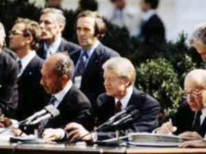 بعد ثلاثين عامًا ووسط إجماع وطني ..هل تلغي مصر اتفاقية "كامب ديفيد" مع إسرائيل?