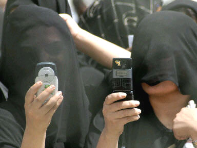 إسرائيل تجند عملاء لها في غزة باستخدام "البلوتوث الجنسي"