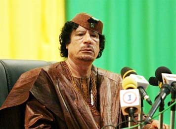 القذافي يصف المحكمة الجنائية الدولية بأنها شكل جديد من "الإرهاب الدولي"