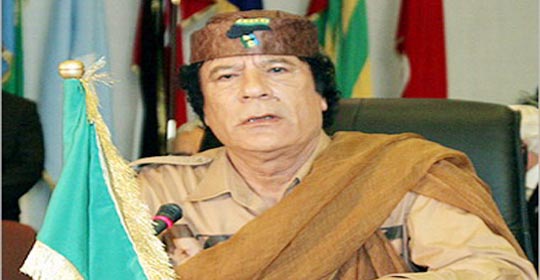 القذافي للعاهل السعودي: " الآن اعتذر منك وأتمنى أن تزوروني وأزورك وننهي الخلافات "