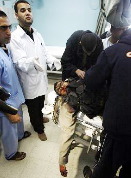 استشهاد وإصابة أربعة فلسطينيين في اشتباكات مع الاحتلال وسط غزة