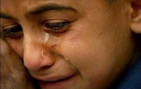 طفل أردني يتعرض إلى التعذيب وإطفاء أعقاب السجائر على مناطق حساسة من جسده!!