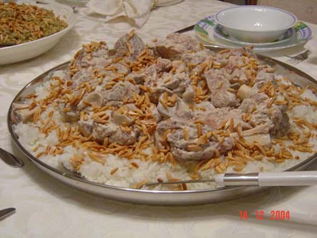 تسمم 4 مواطنين في أم الدنانير..والسبب حائر بين المنسف ومياه الشرب