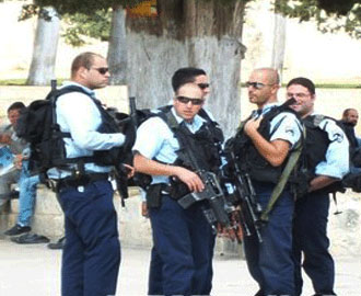 فلسطيني يدهس شرطيين اسرائيليين شمال القدس