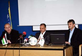 عدنان حمد يعلن تشكيلة المنتخب الوطني وخطة الإعداد