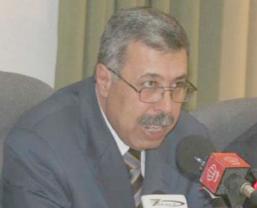 لماذا لايتدخل الوزير؟..المعلم «٩٩٦٢٨» يطلب لجنة تحقيق فورا