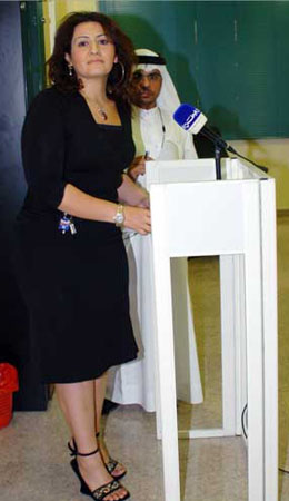 مرشحة لبرلمان الكويت: أطالب بحفّ الشوارب وإطالة اللحى قبل حجابي