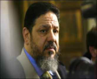 في قضية تنظيم حزب الله... المحامي يتهم الحكومة المصرية بتعريض المتهمين لـ"غاز الأعصاب"