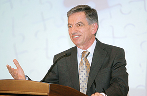 الروسان يعلن موافقة الحكومة على إعفاء أجهزة الكمبيوتر من الضريبة