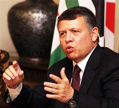 الملك: مشروع اللامركزية سيكون على مستوى المحافظة