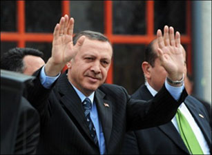 البروفيسور أوغلو .. كلمة سر أسلمة تركيا