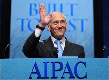 نجل رئيس دولة عربية يحضر مؤتمر اللوبي الإسرائيلي بواشنطن