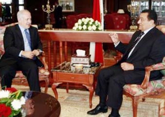 نتانياهو يامل في استئناف المفاوضات قريبا ومبارك يطالبه بتبني حل الدولتين