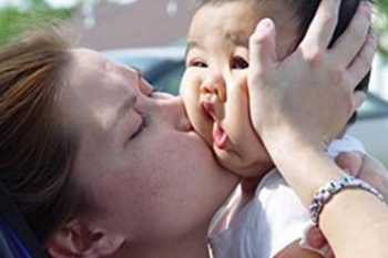 مصر ... البوسة بـ" 500 " جنيه