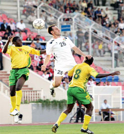 في اللقاء الدولي الودي : منتخبنا الوطني ينجح باختبار زيمبابوي