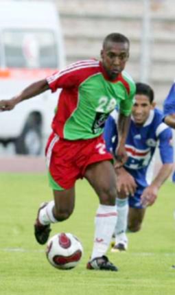 أربعة من لاعبي الوحدات يوقعون لشباب الأردن