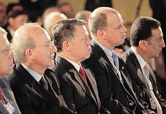 الملك يرعى اطلاق مشروع منطقة البحر الميت التنموية ويشهد توقيع اتفاقيات