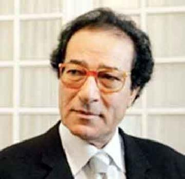 هآرتس': "صفقة" بين مبارك ونتنياهو لتعيين فاروق حسني أمينا عاما لـ "اليونسكو"