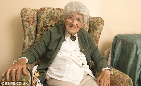 وفاة "الطفلة" آخر الناجين من كارثة تايتاينك