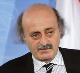 صدمة وذهول بين أقطاب 14 آذار في أعقاب "قنبلة" جنبلاط