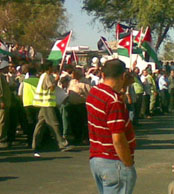 النائب آل خطاب: تعامل الحكومة مع اعتصام عمال الموانىء تراجع عن الديمقراطية